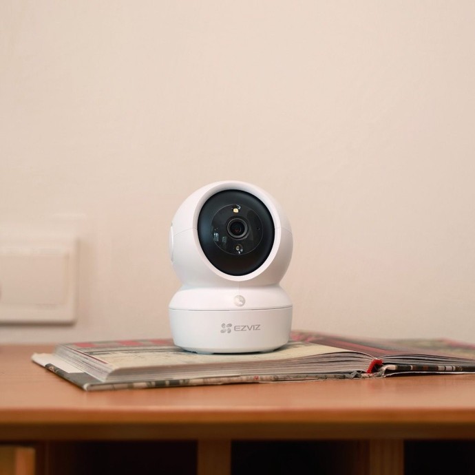 Ezviz H6C Pro 2K (CS-H6C-R105-1L3WF) 3MP Smart Home Camera Image